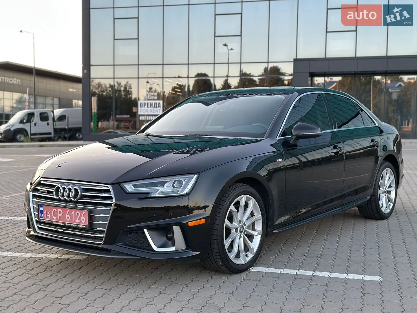Audi A4 2019 — 1