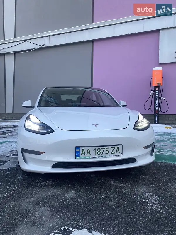 Tesla Model 3 2019 — 1