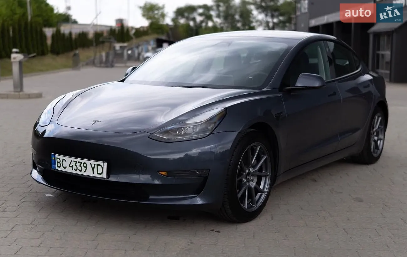 Tesla Model 3, 2022