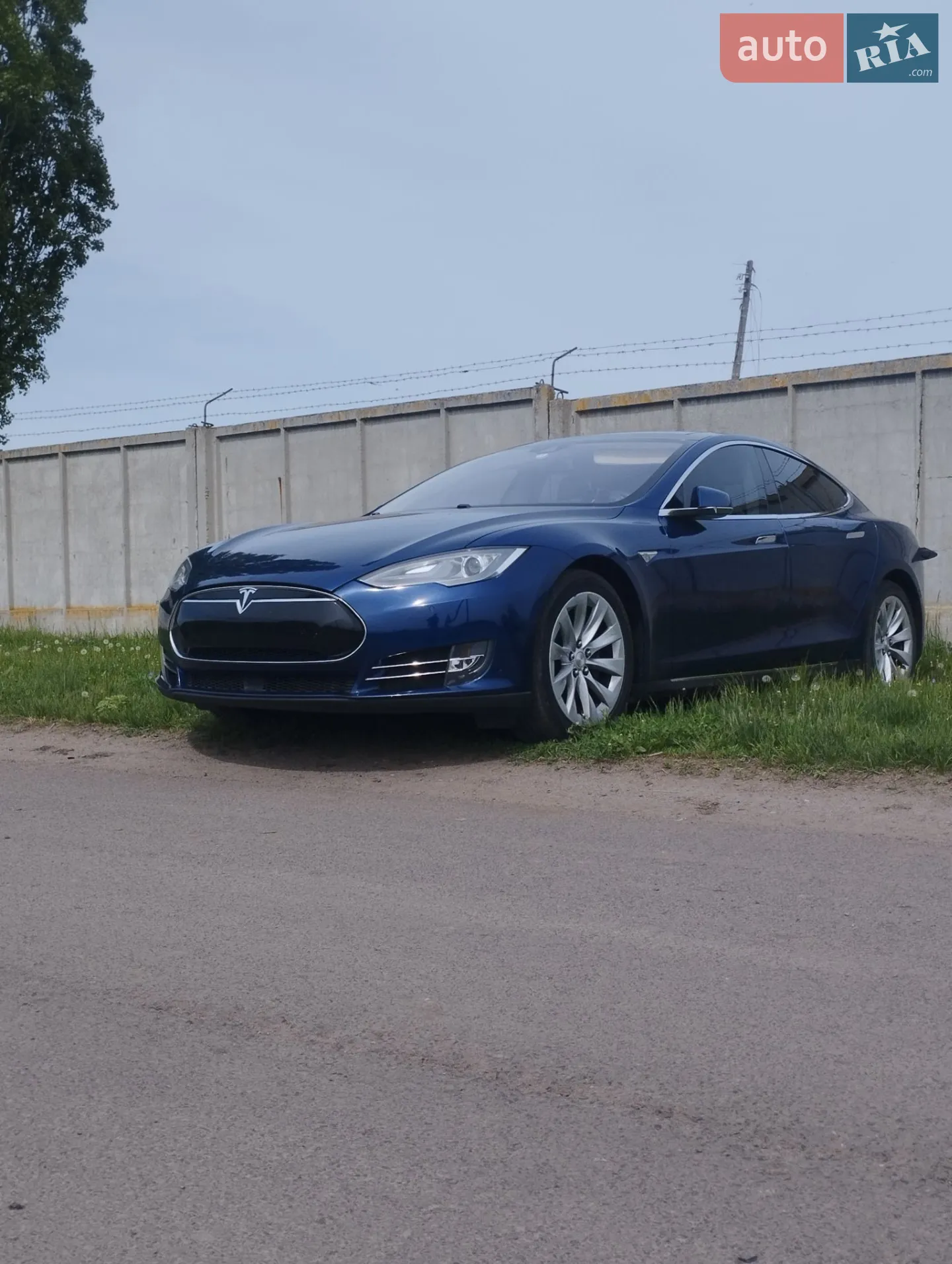 Tesla Model S, 2016