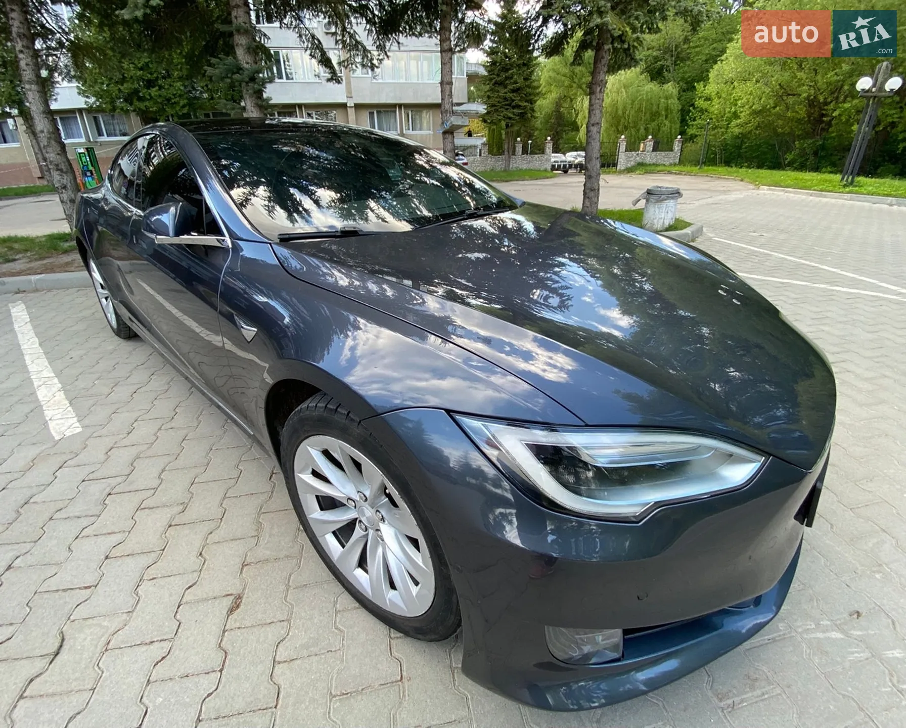Tesla Model S 2016 — 1