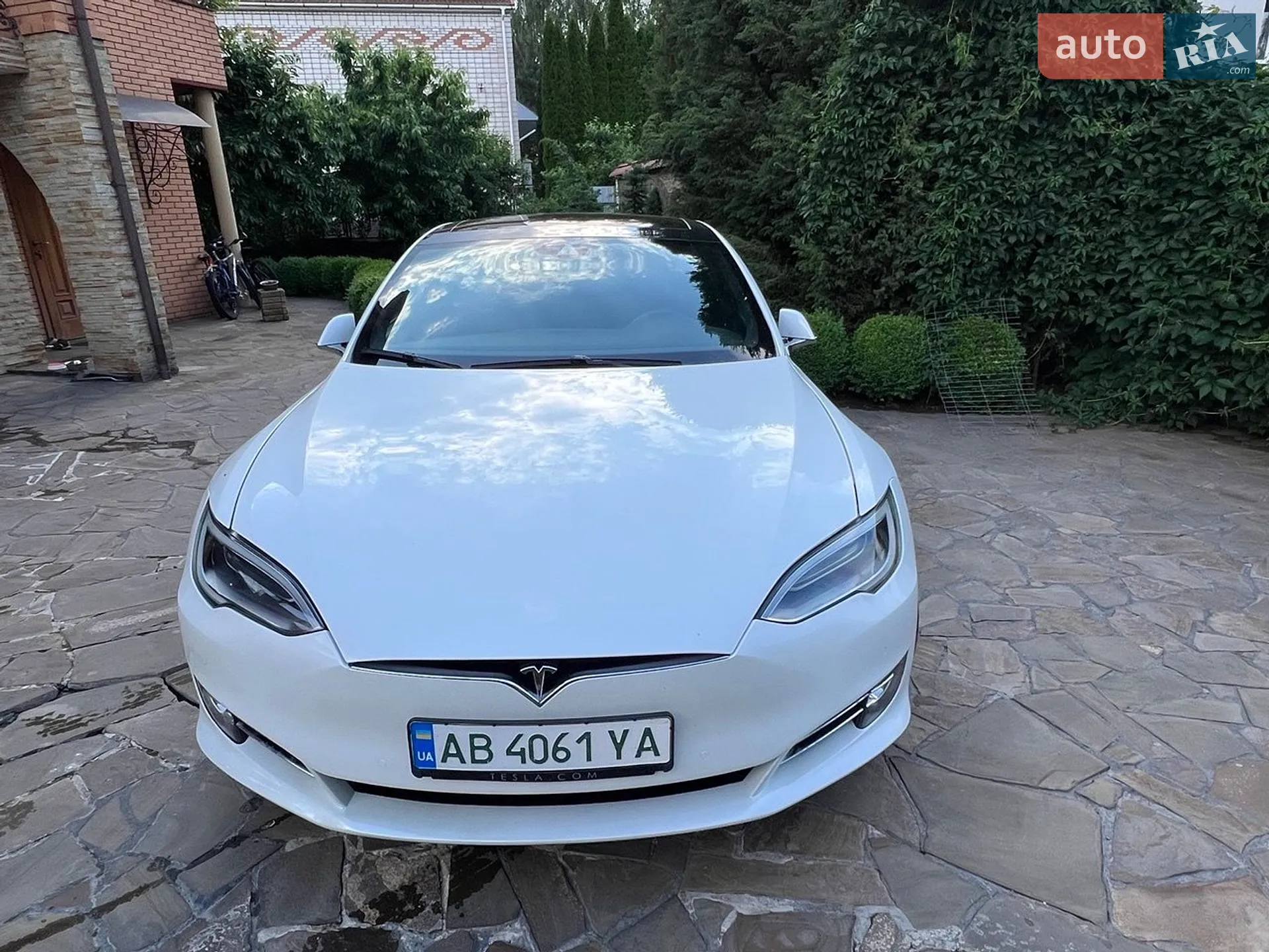 Tesla Model S, 2016