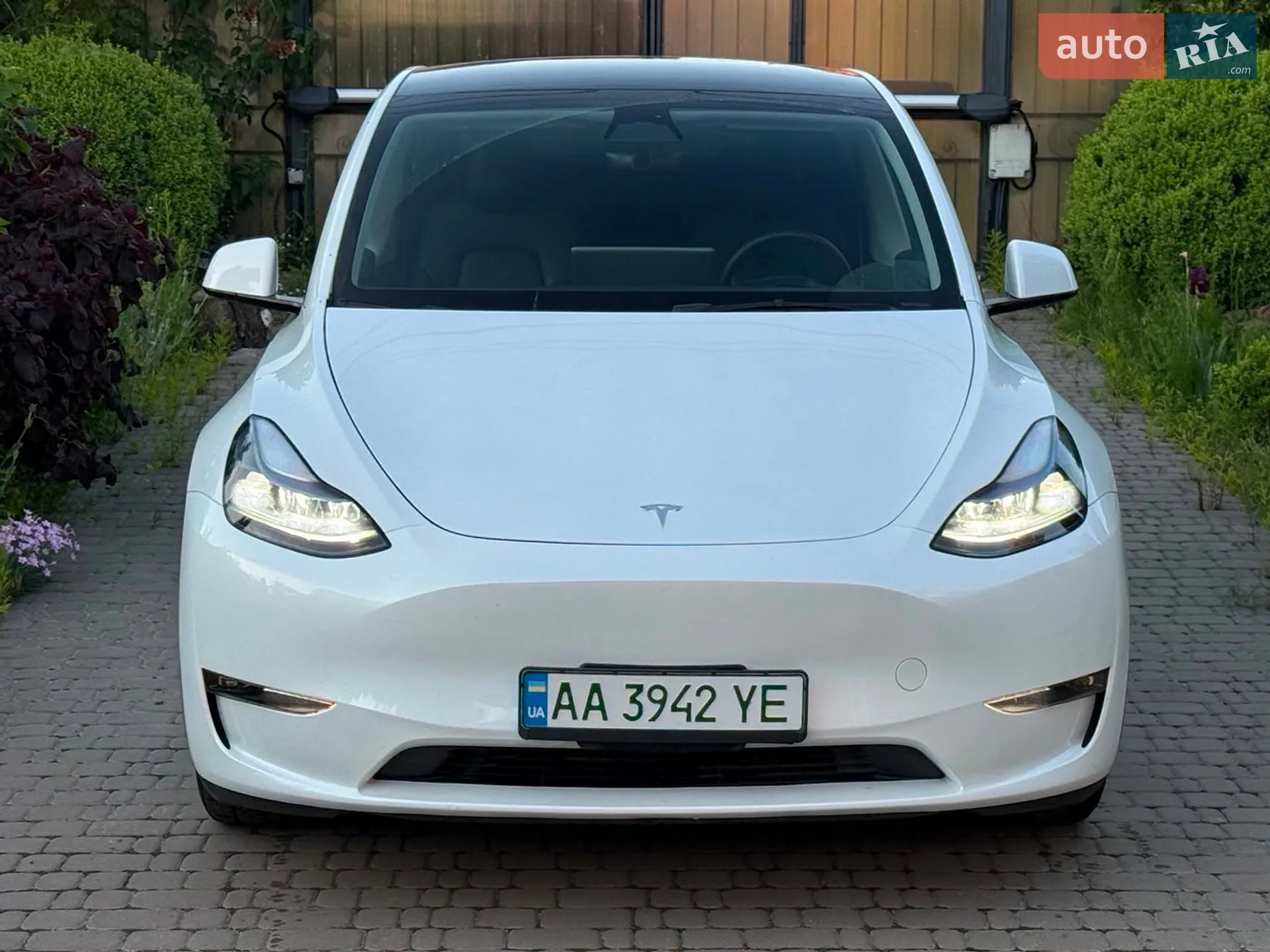 Tesla Model Y, 2023