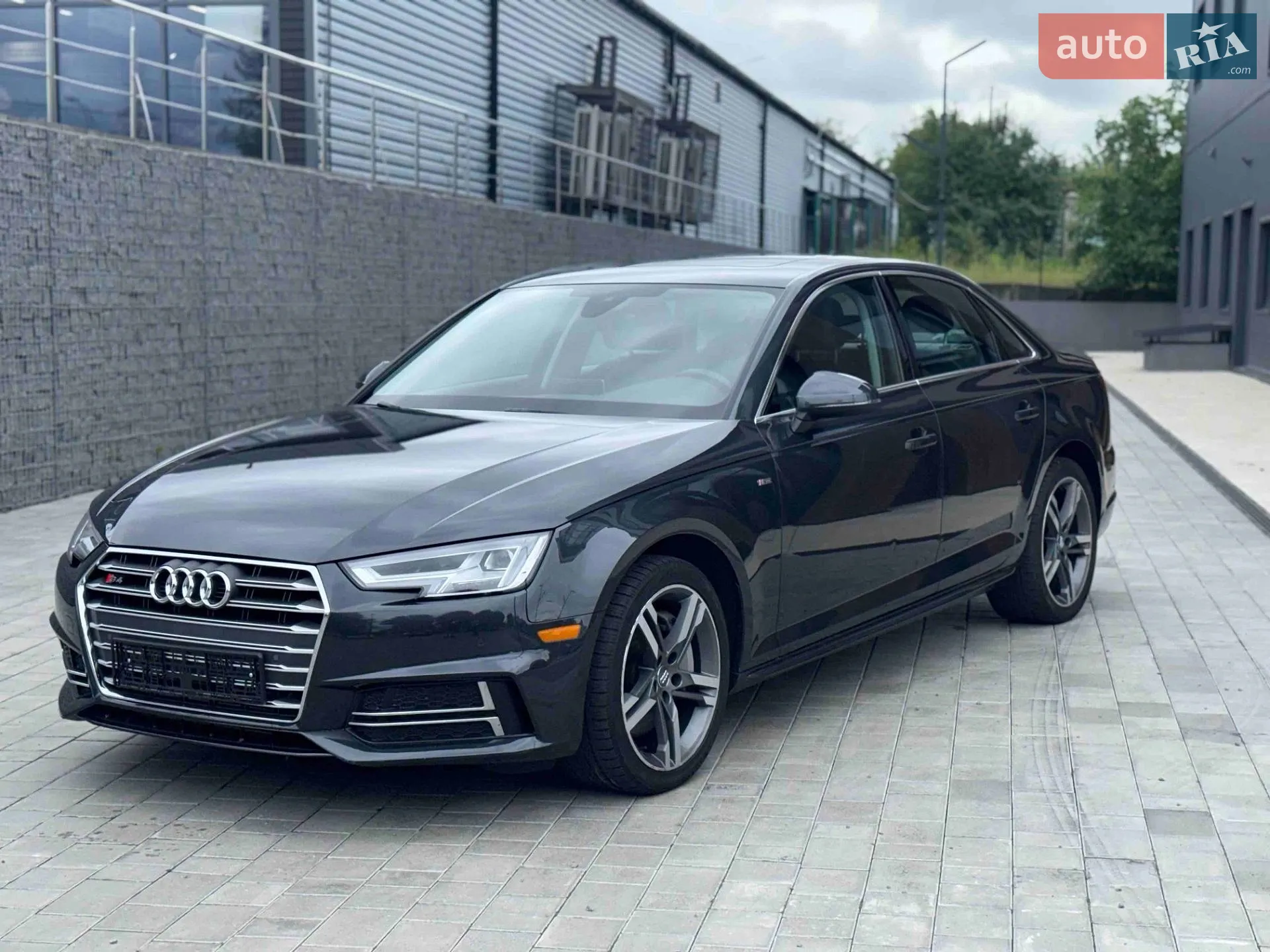 Audi A4 2017 — 1