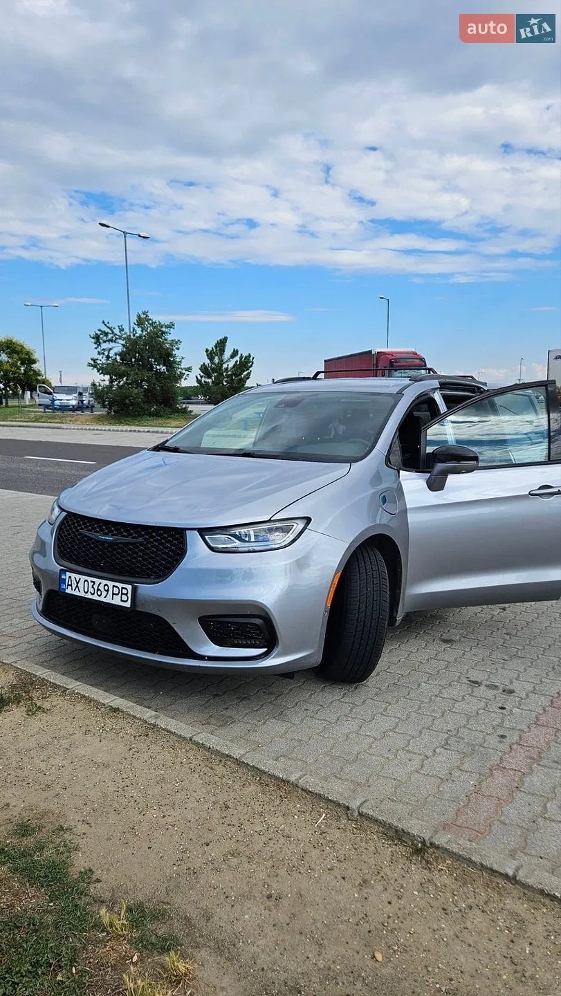 Chrysler Pacifica 2021 — 1