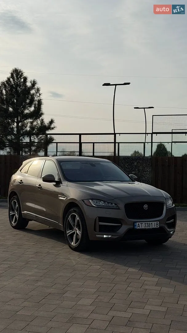 Jaguar F-Pace, 2016