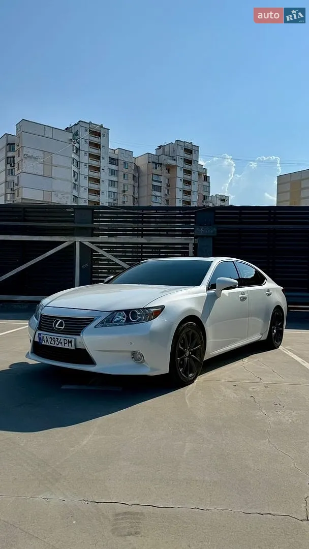 Lexus ES 2012 — 1