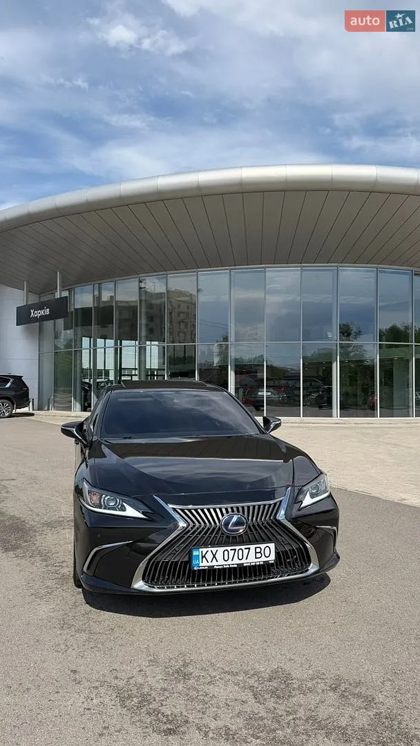 Lexus ES, 2021