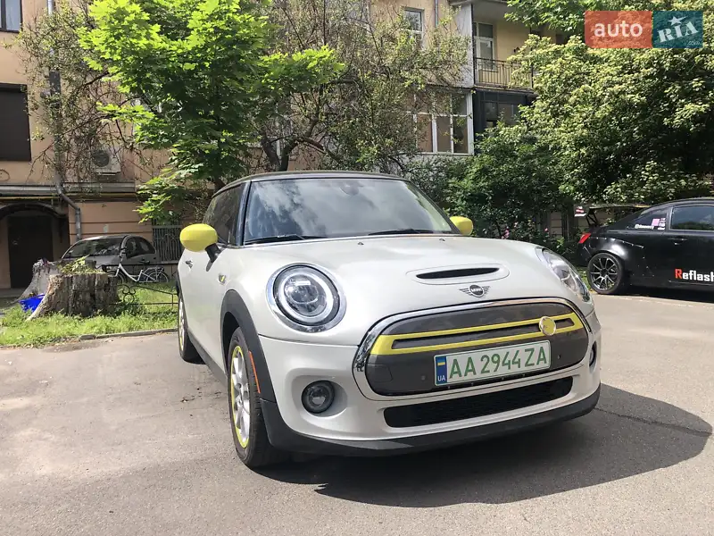 MINI Hatch 2020 — 1