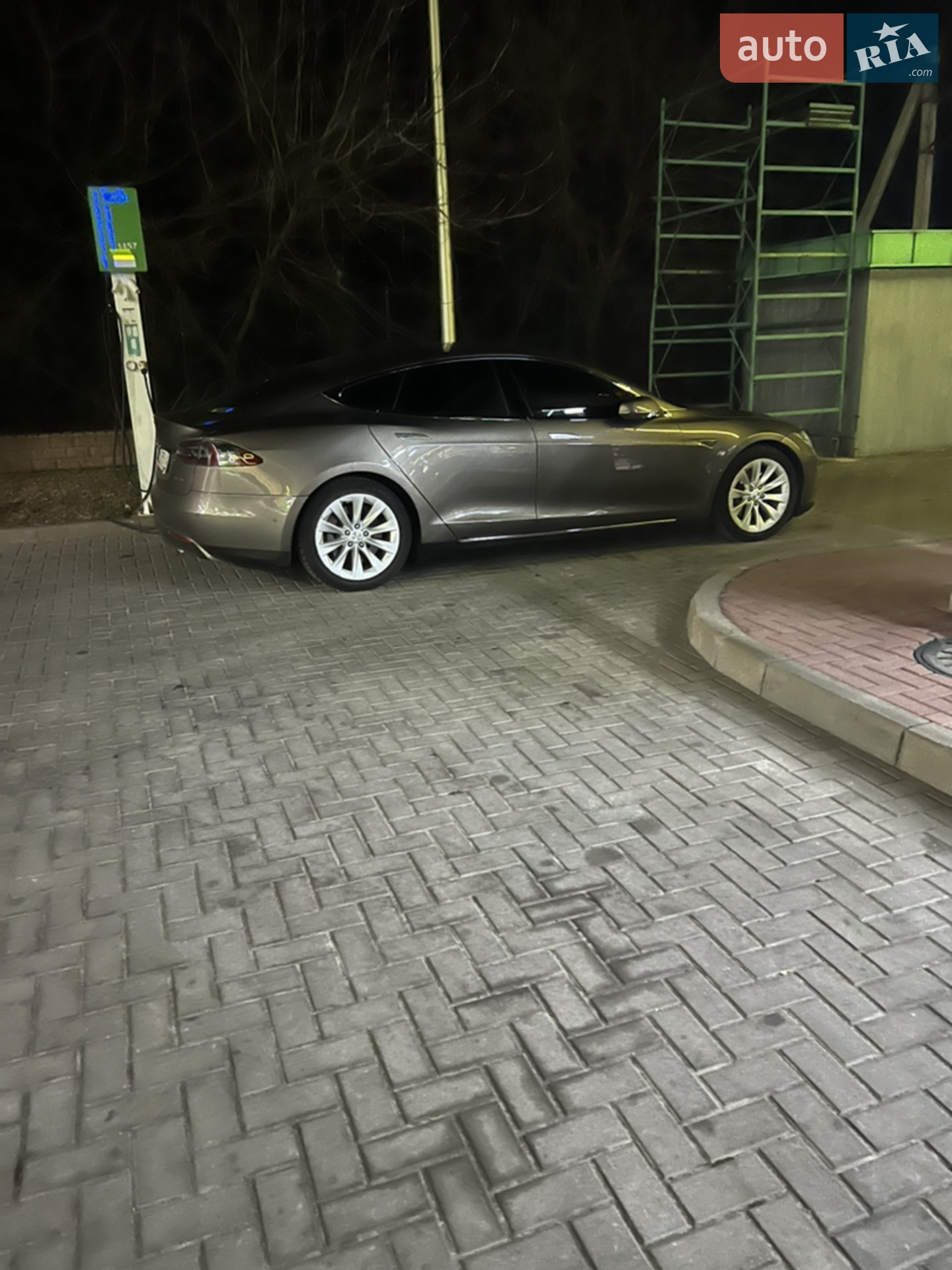 Tesla Model S, 2016