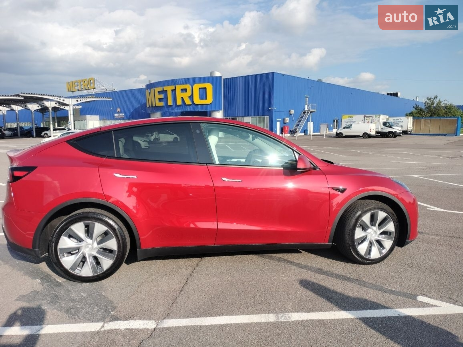 Tesla Model Y, 2023