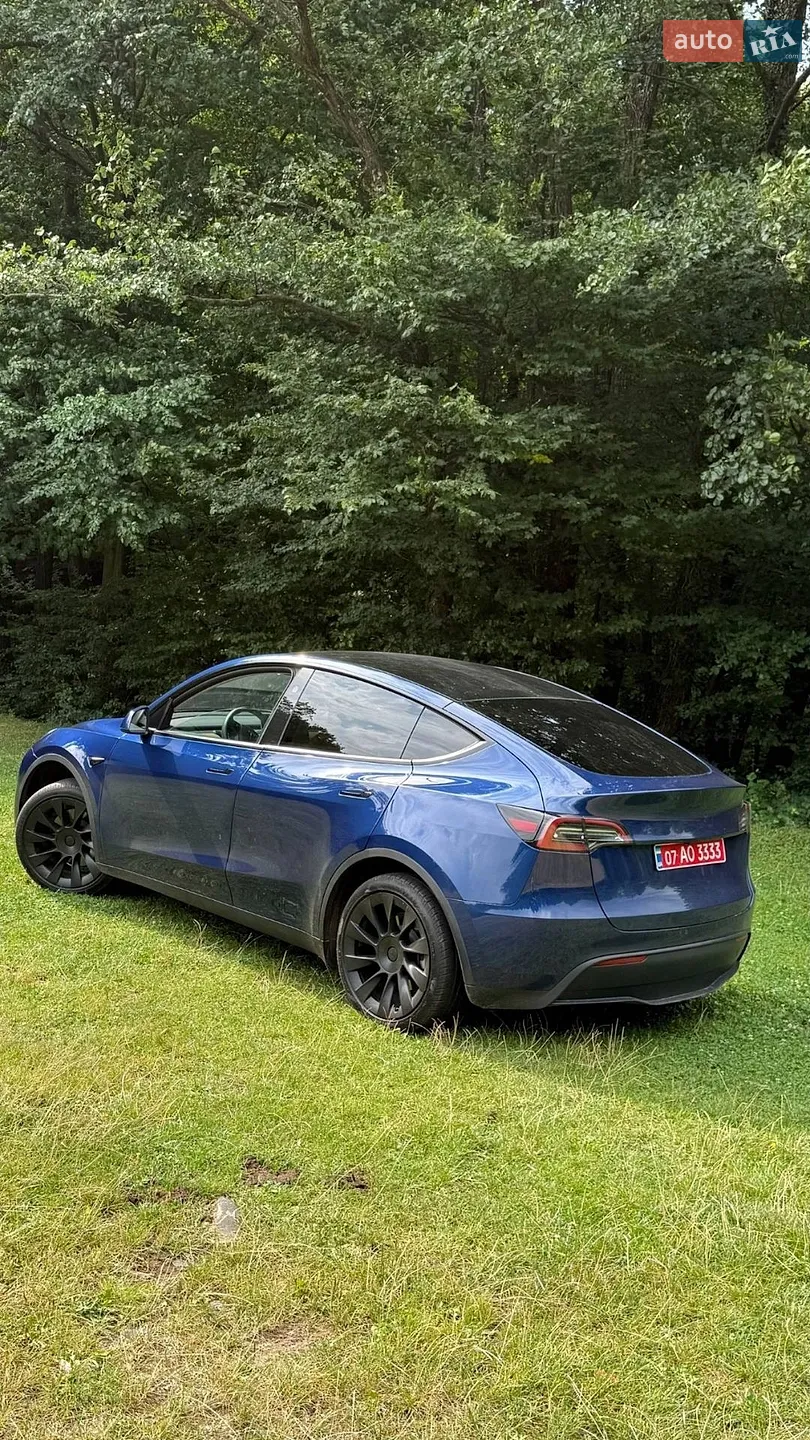 Tesla Model Y, 2023