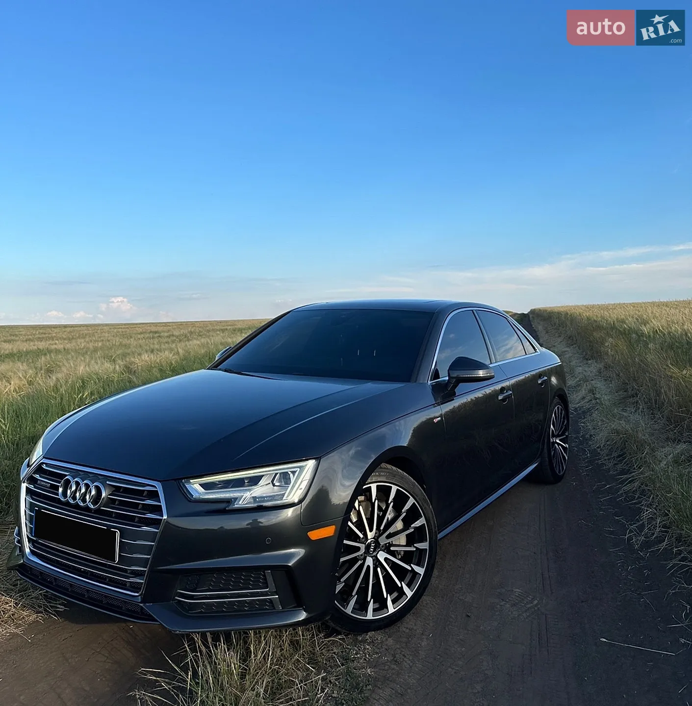 Audi A4 2017 — 1