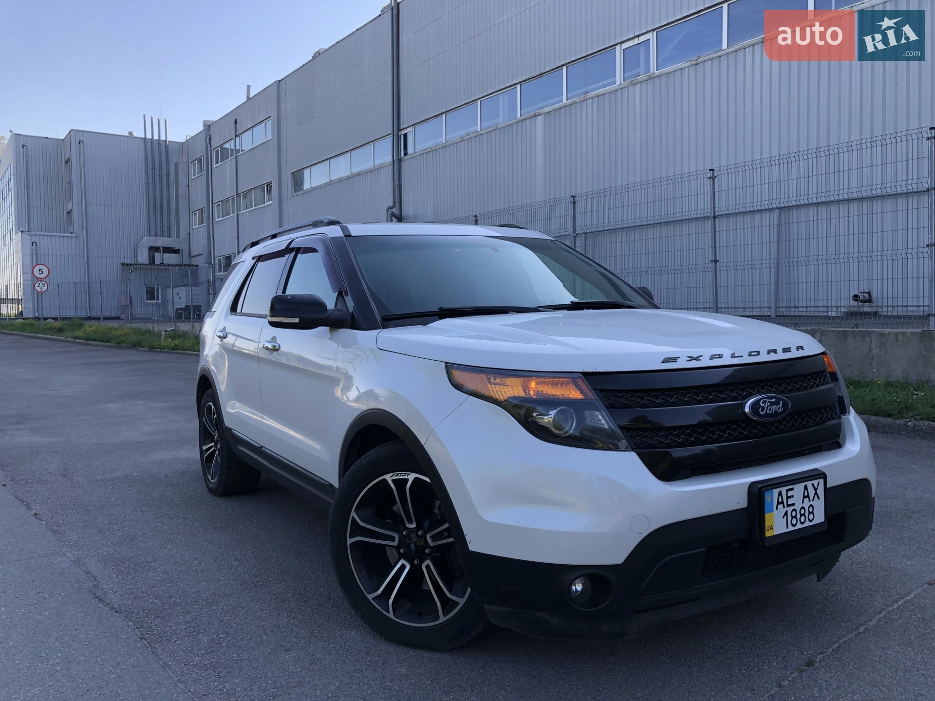 Ford Explorer 2013 — 1
