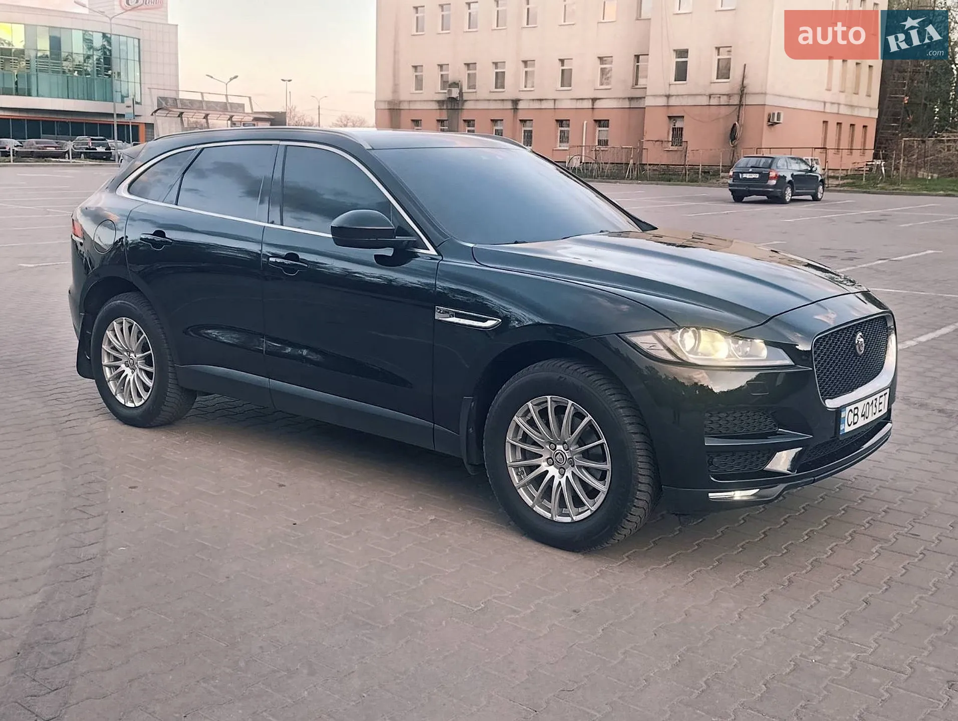 Jaguar F-Pace, 2016