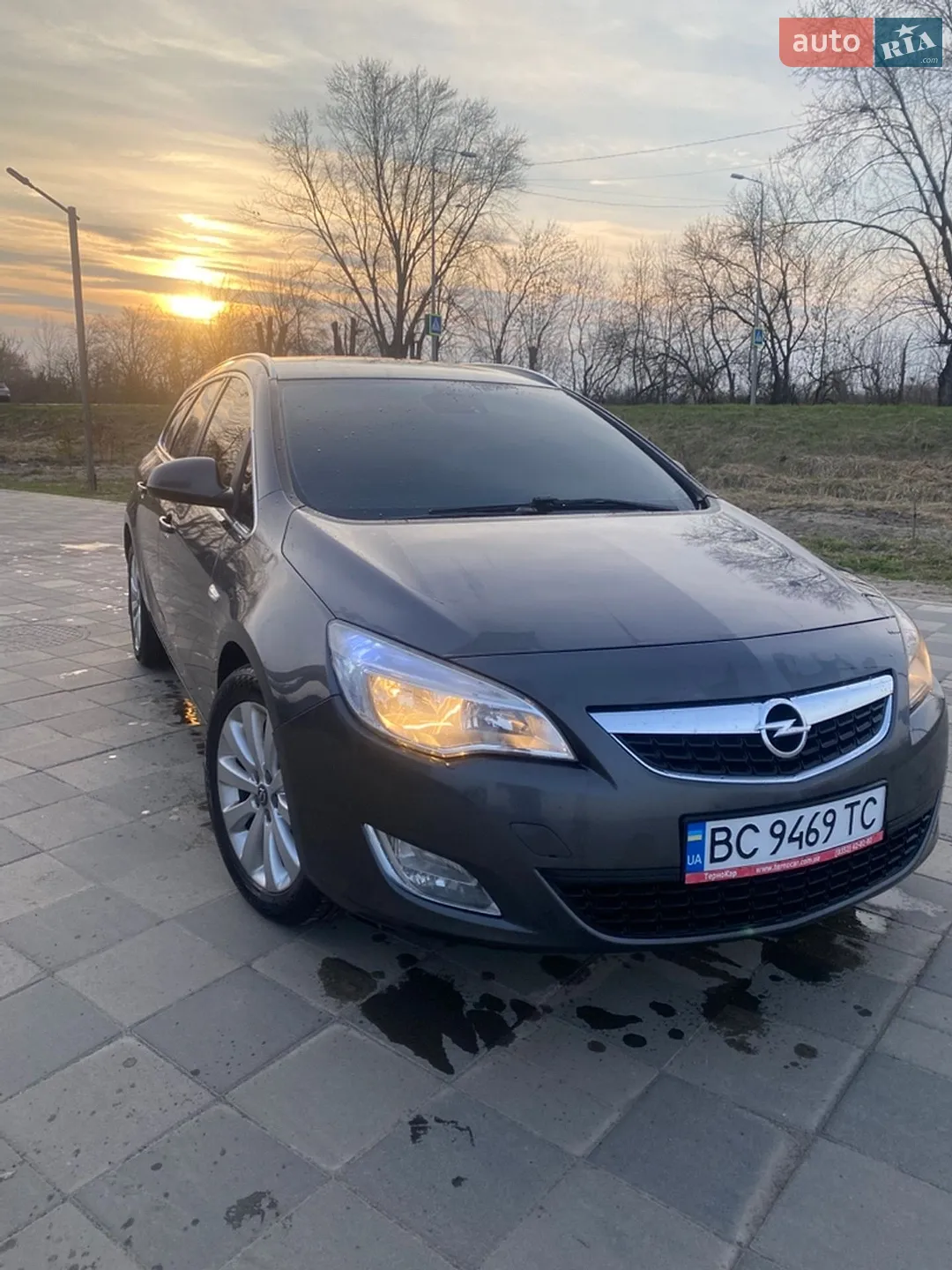Opel Astra, 2011
