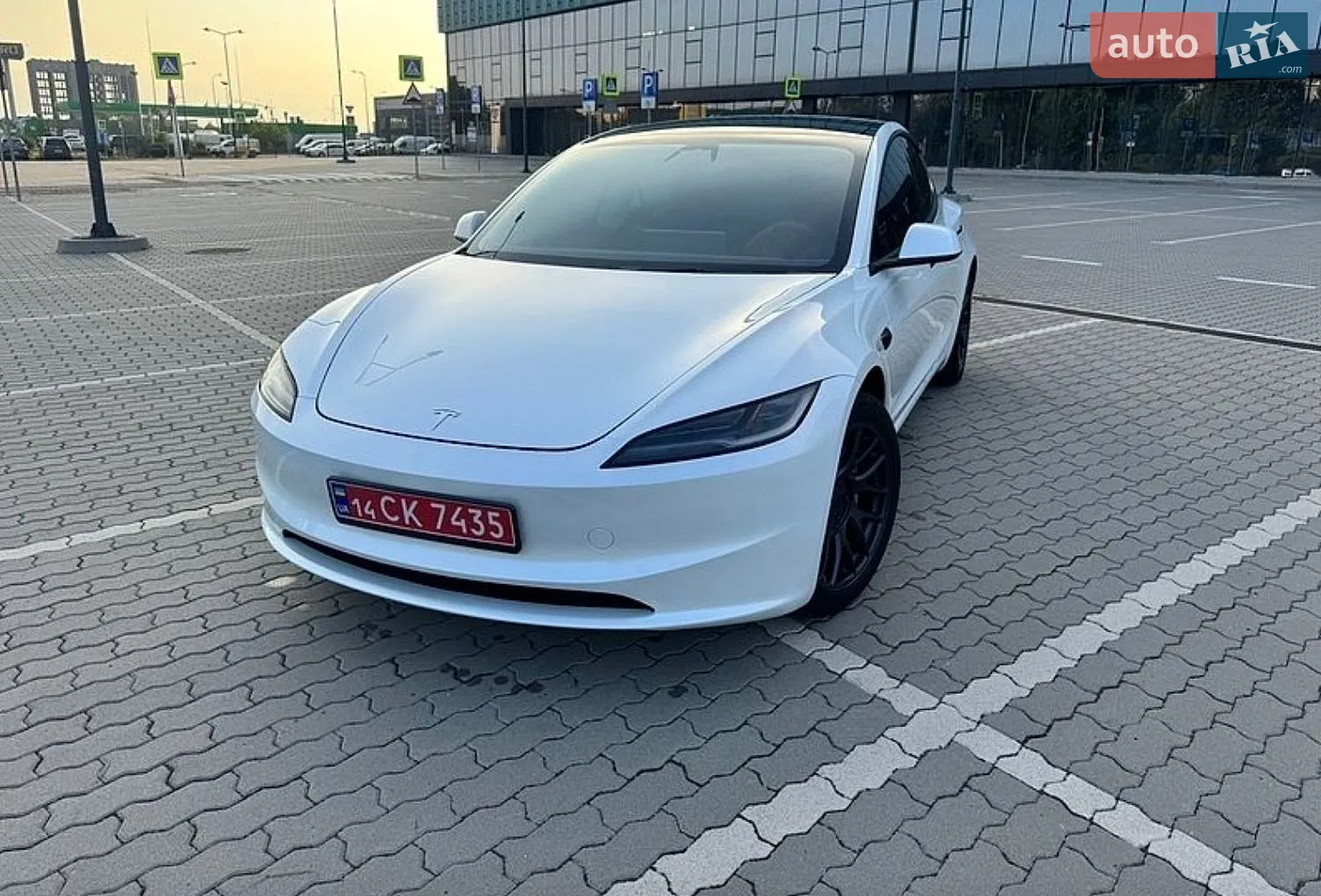 Tesla Model 3, 2025
