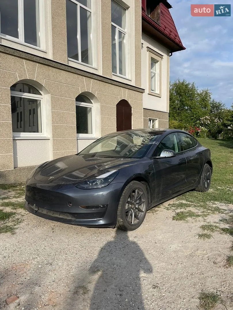 Tesla Model 3, 2022