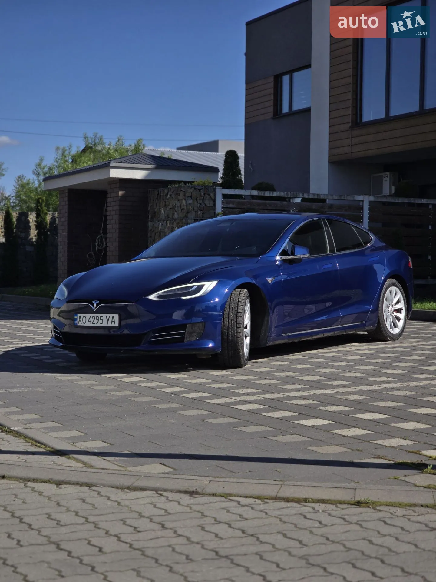 Tesla Model S, 2017