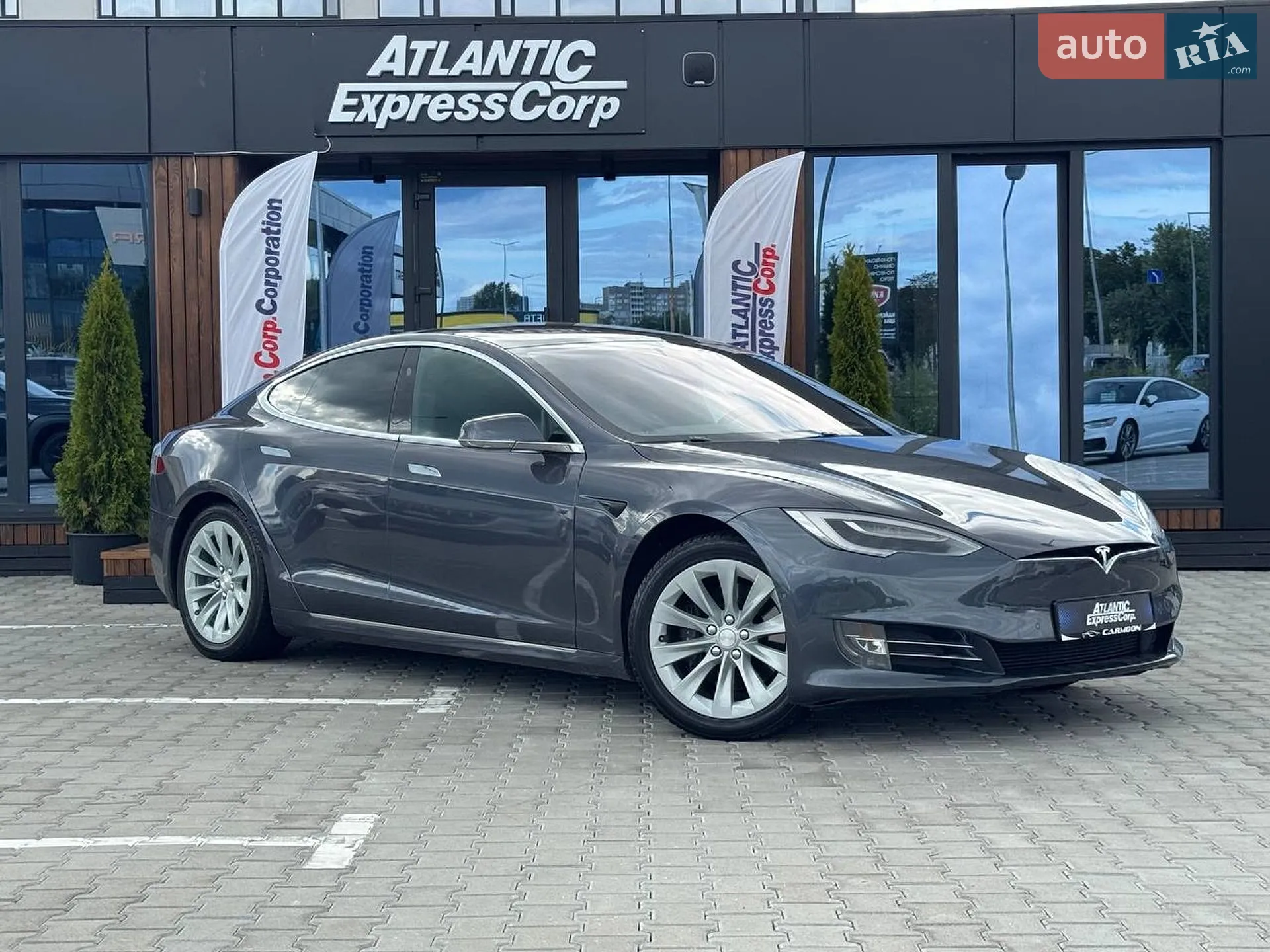 Tesla Model S, 2018