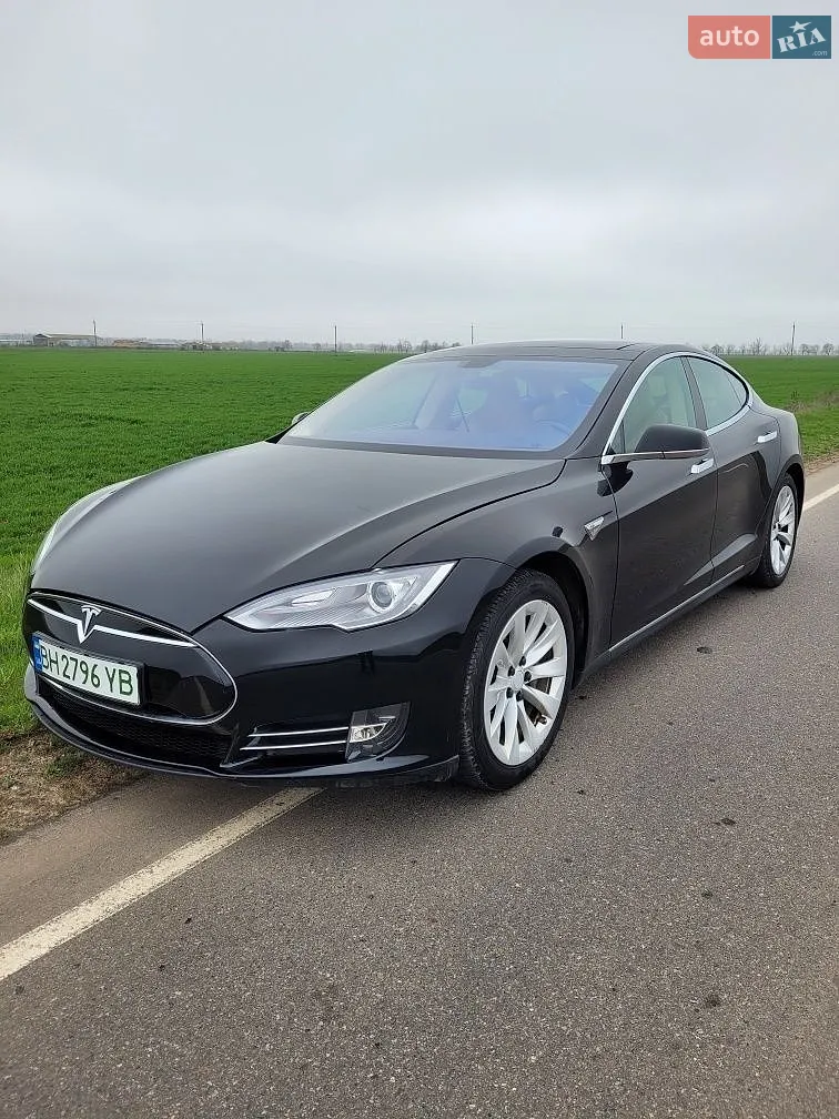 Tesla Model S, 2014