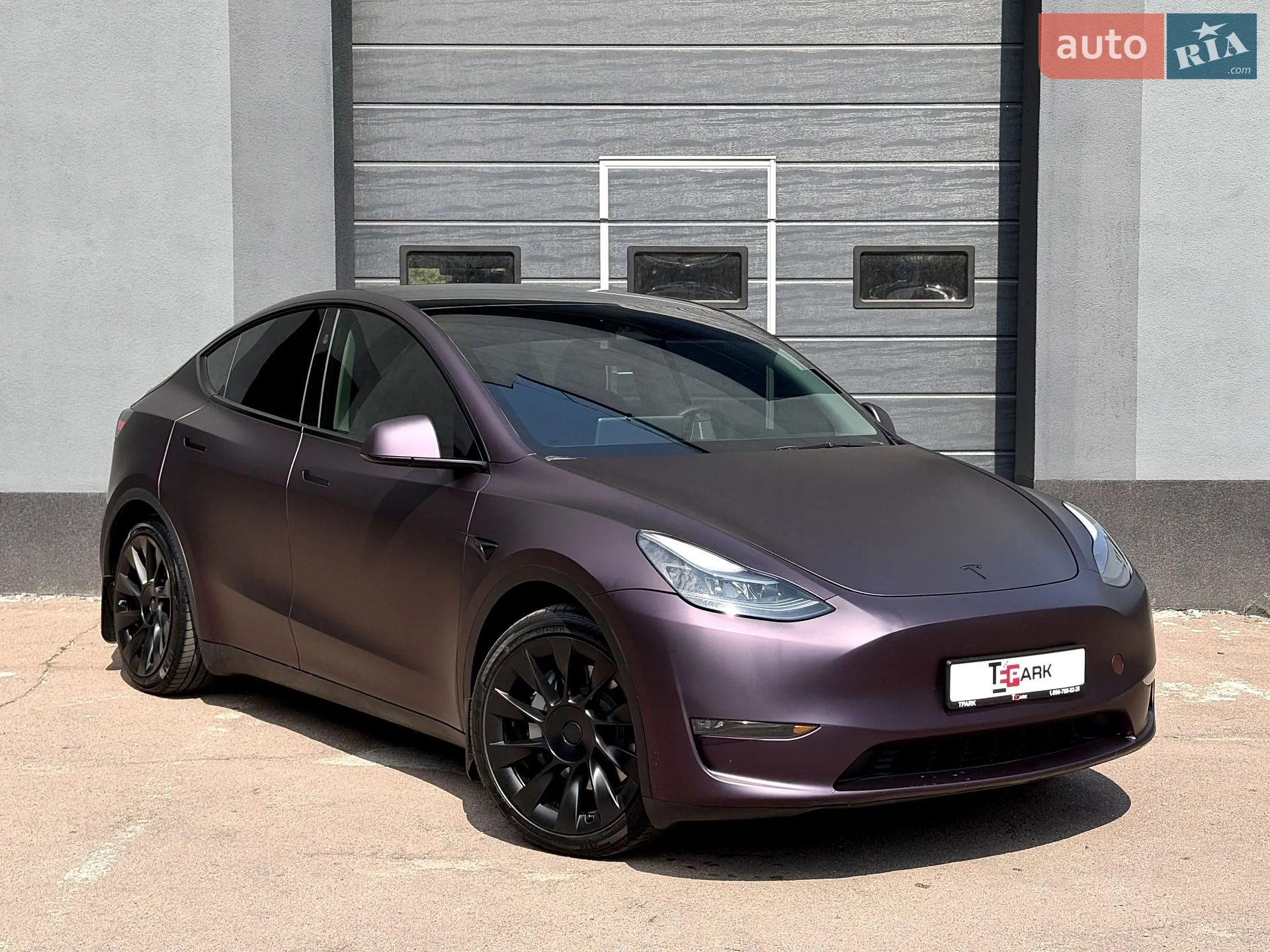 Tesla Model Y 2024 — 1