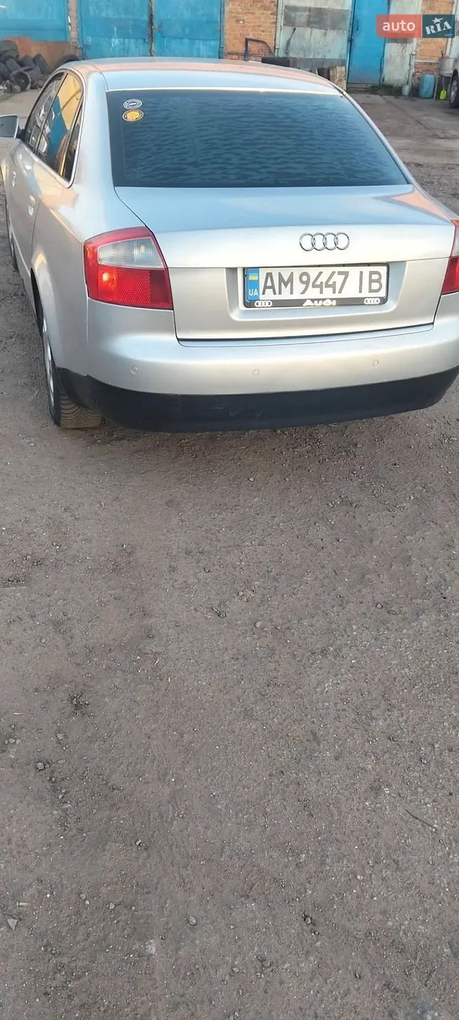 Audi A4 2002 — 1
