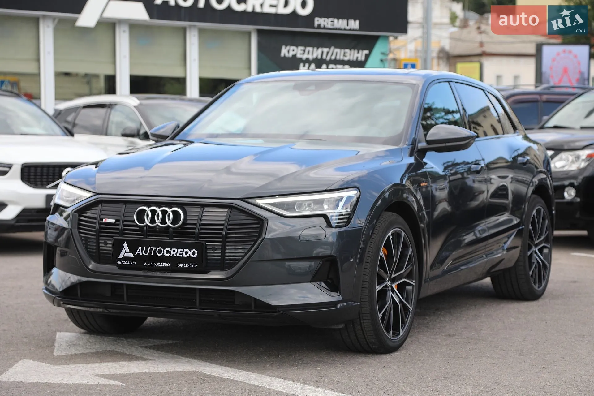Audi e-tron 2019 — 1