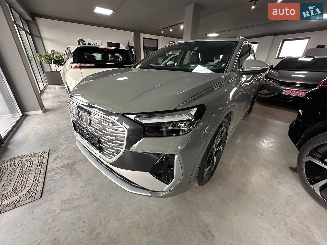 Audi Q4 e-tron 2024 — 1