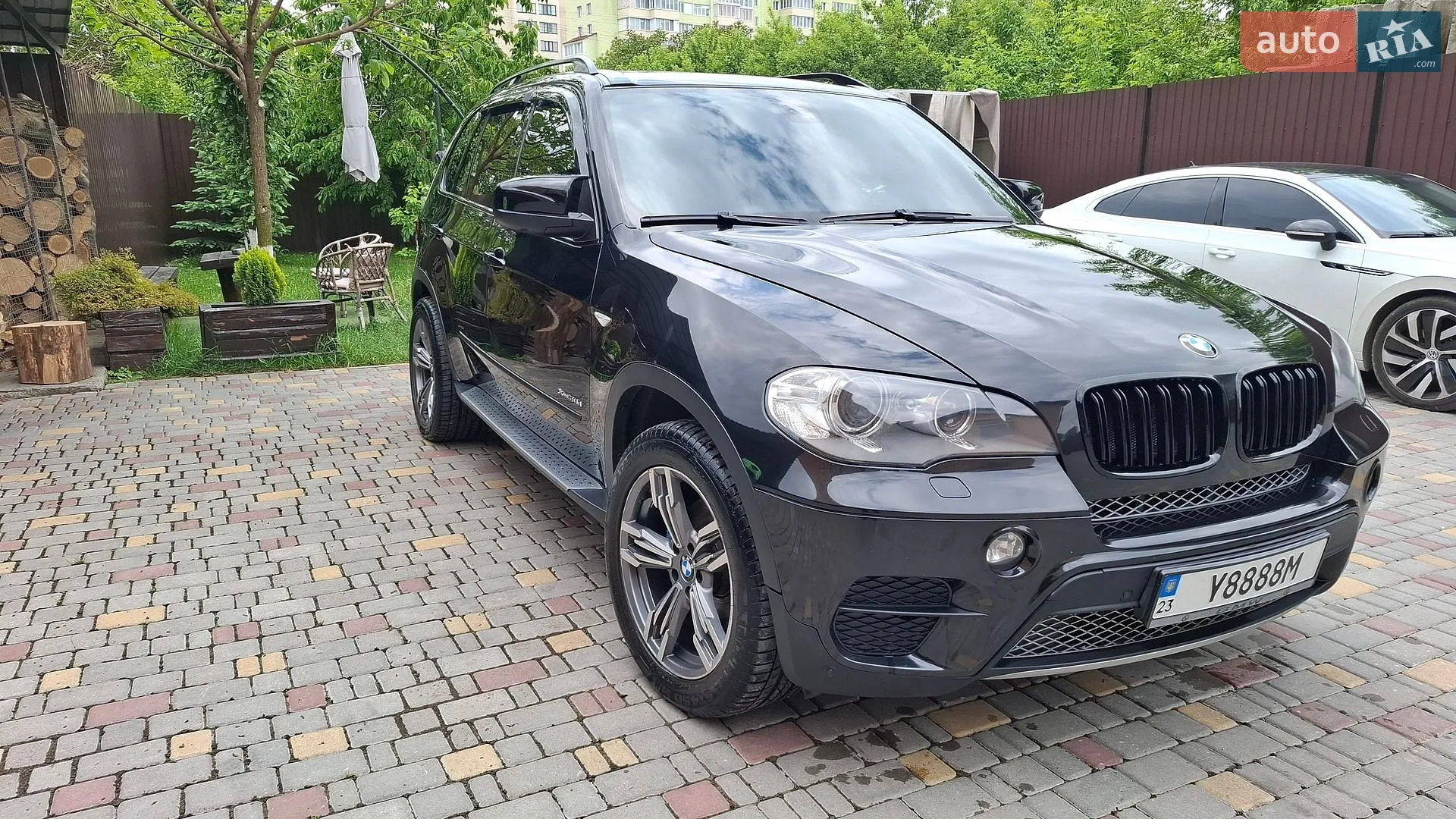 BMW X5 2011 — 1
