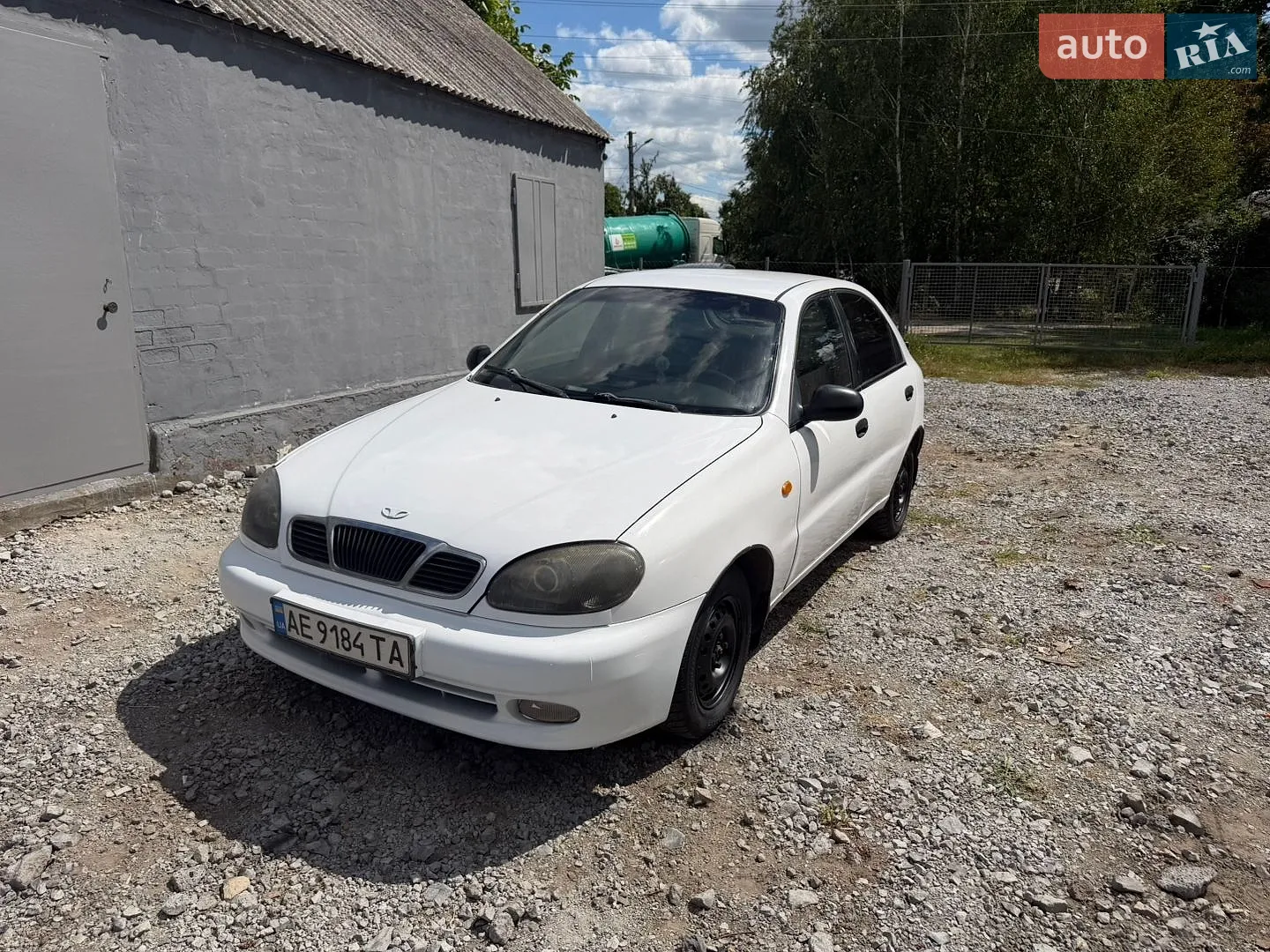 Daewoo Lanos, 1998