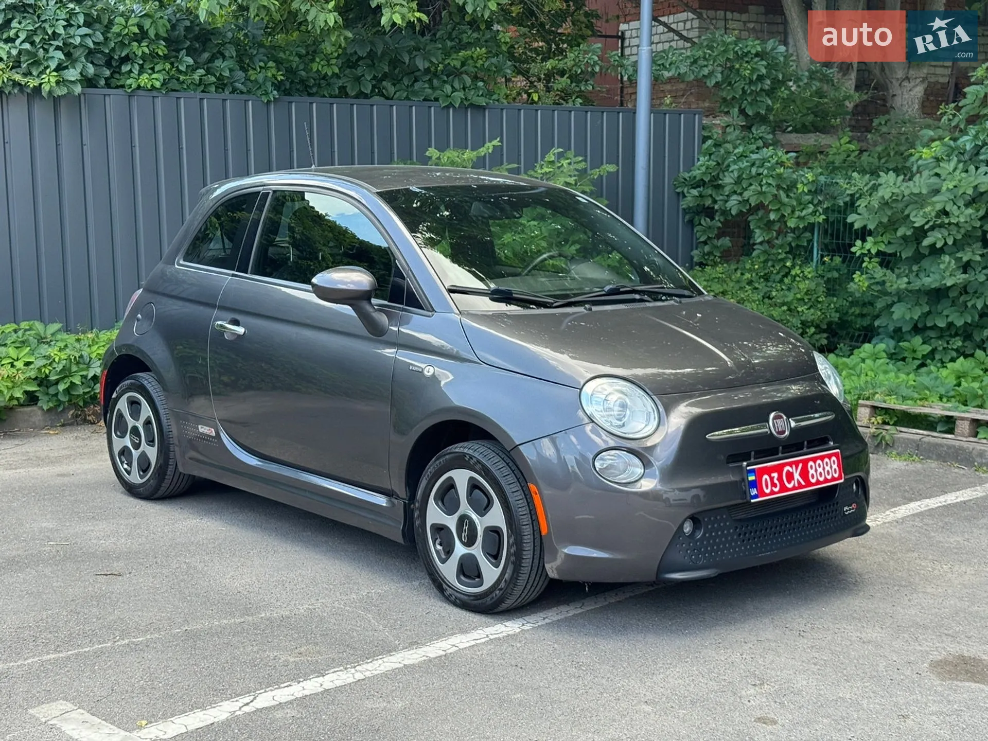 Fiat 500e, 2015