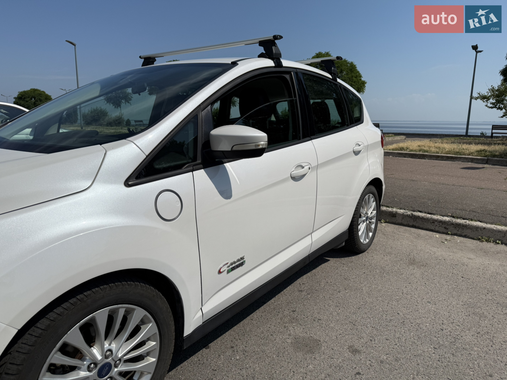 Ford C-Max 2017 — 1