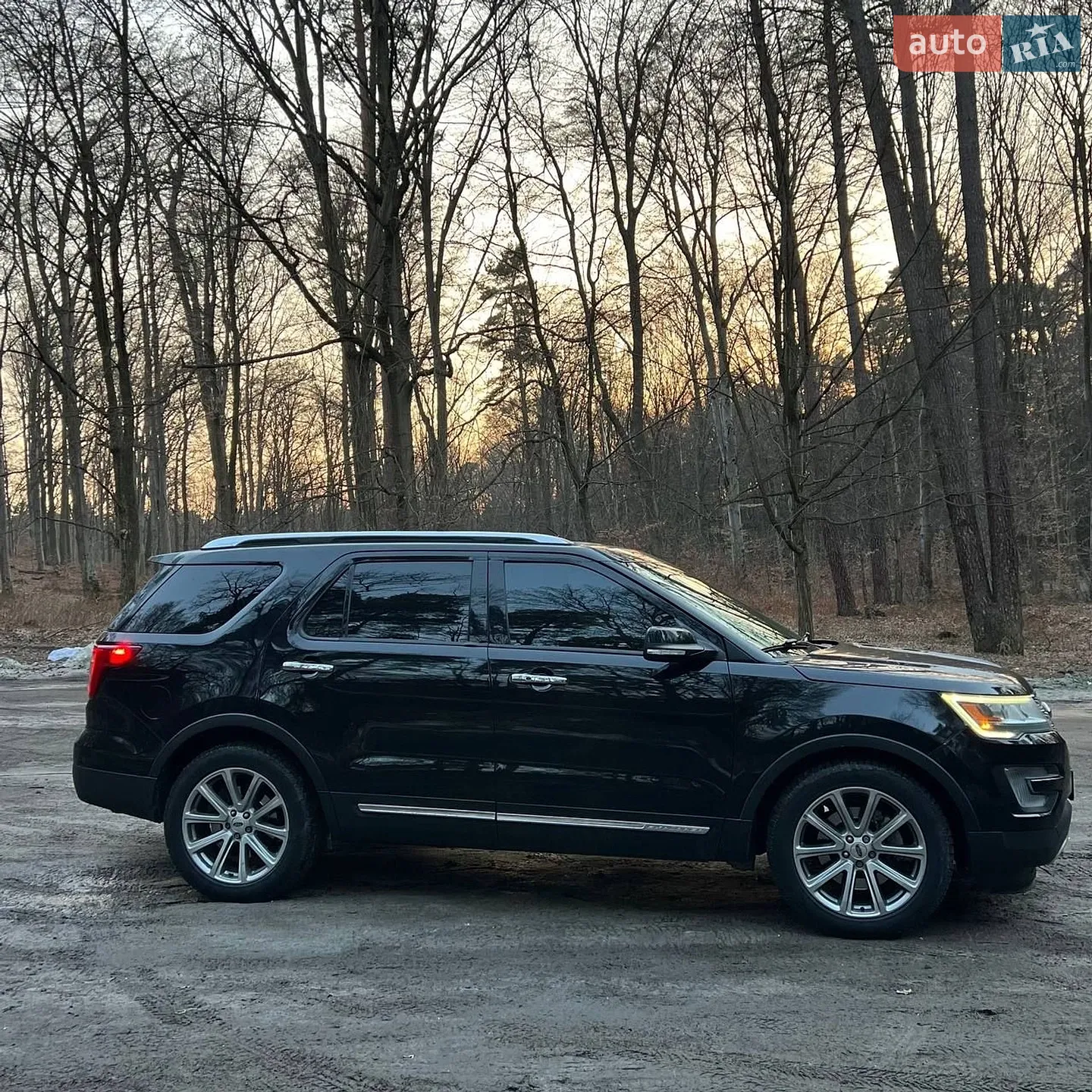 Ford Explorer 2016 — 1