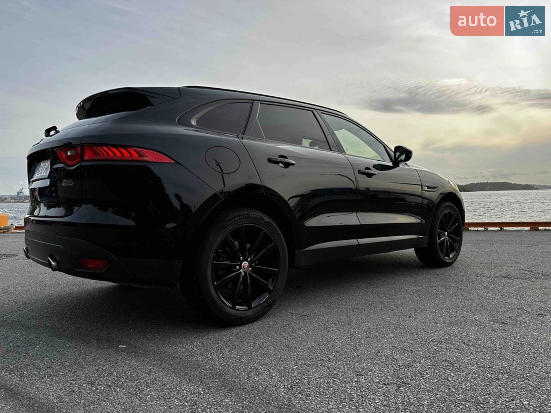Jaguar F-Pace, 2016