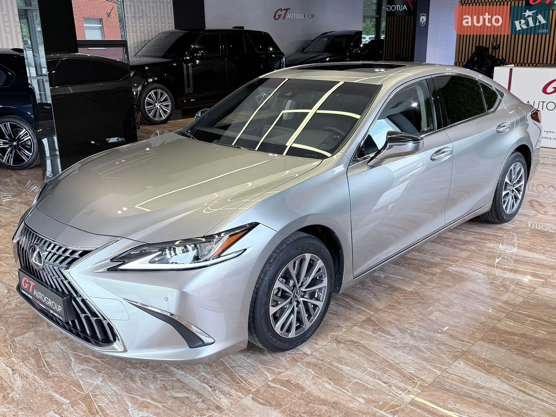 Lexus ES, 2022
