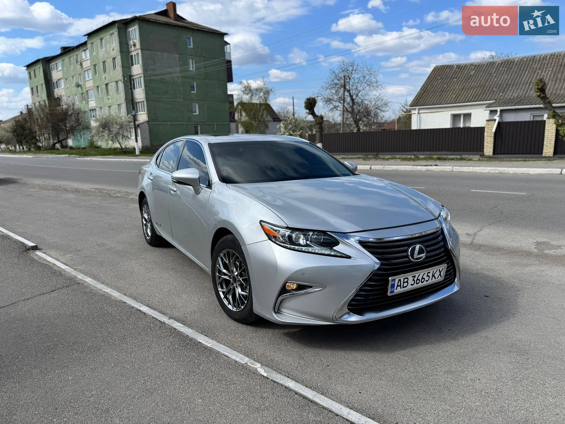 Lexus ES 2012 — 1