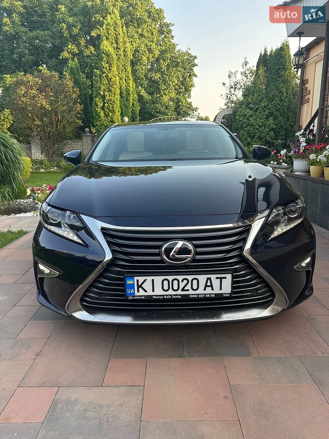 Lexus ES, 2016