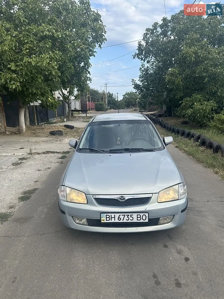 Mazda 323, 1999