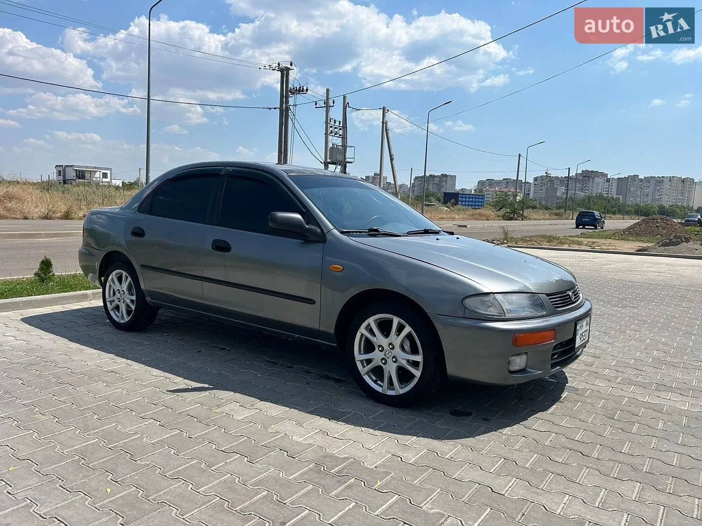 Mazda 323, 1994