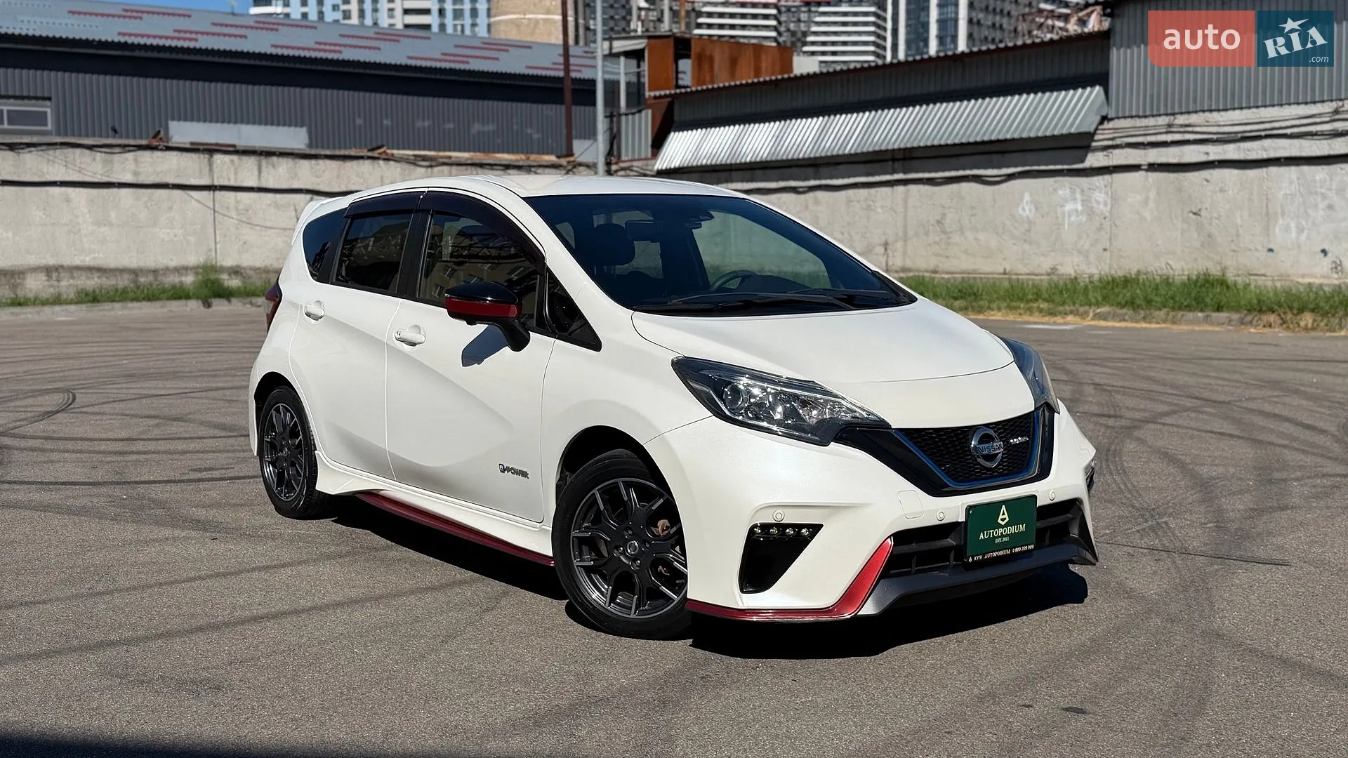 Nissan Note 2017 — 1