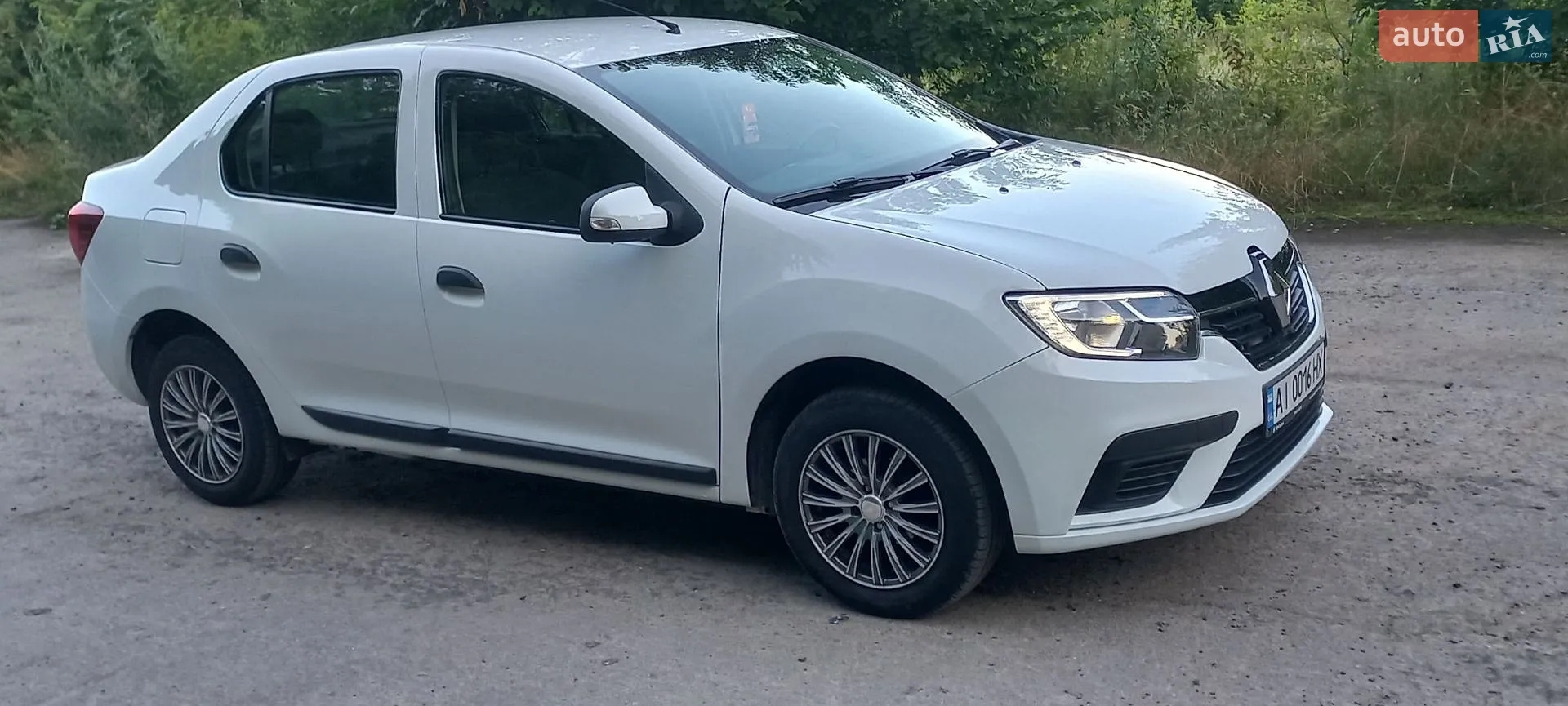 Renault Logan 2019 — 1