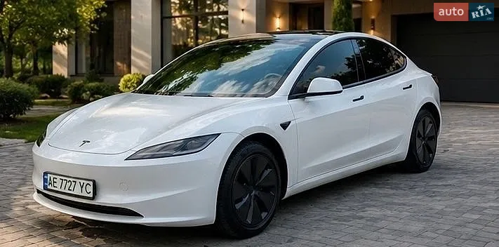 Tesla Model 3, 2024