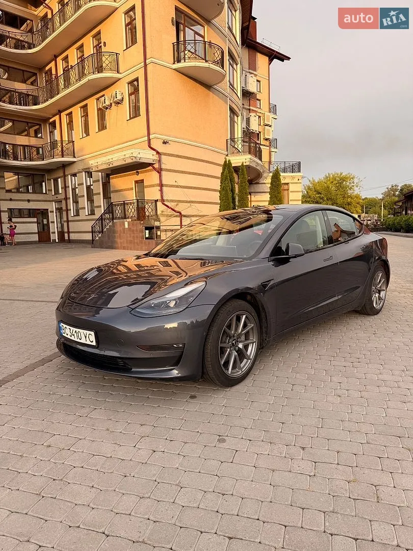 Tesla Model 3 2022 — 1