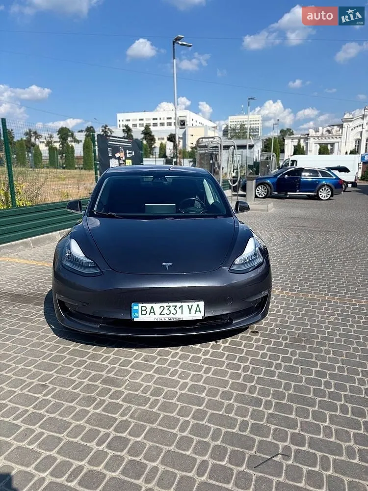 Tesla Model 3 2019 — 1