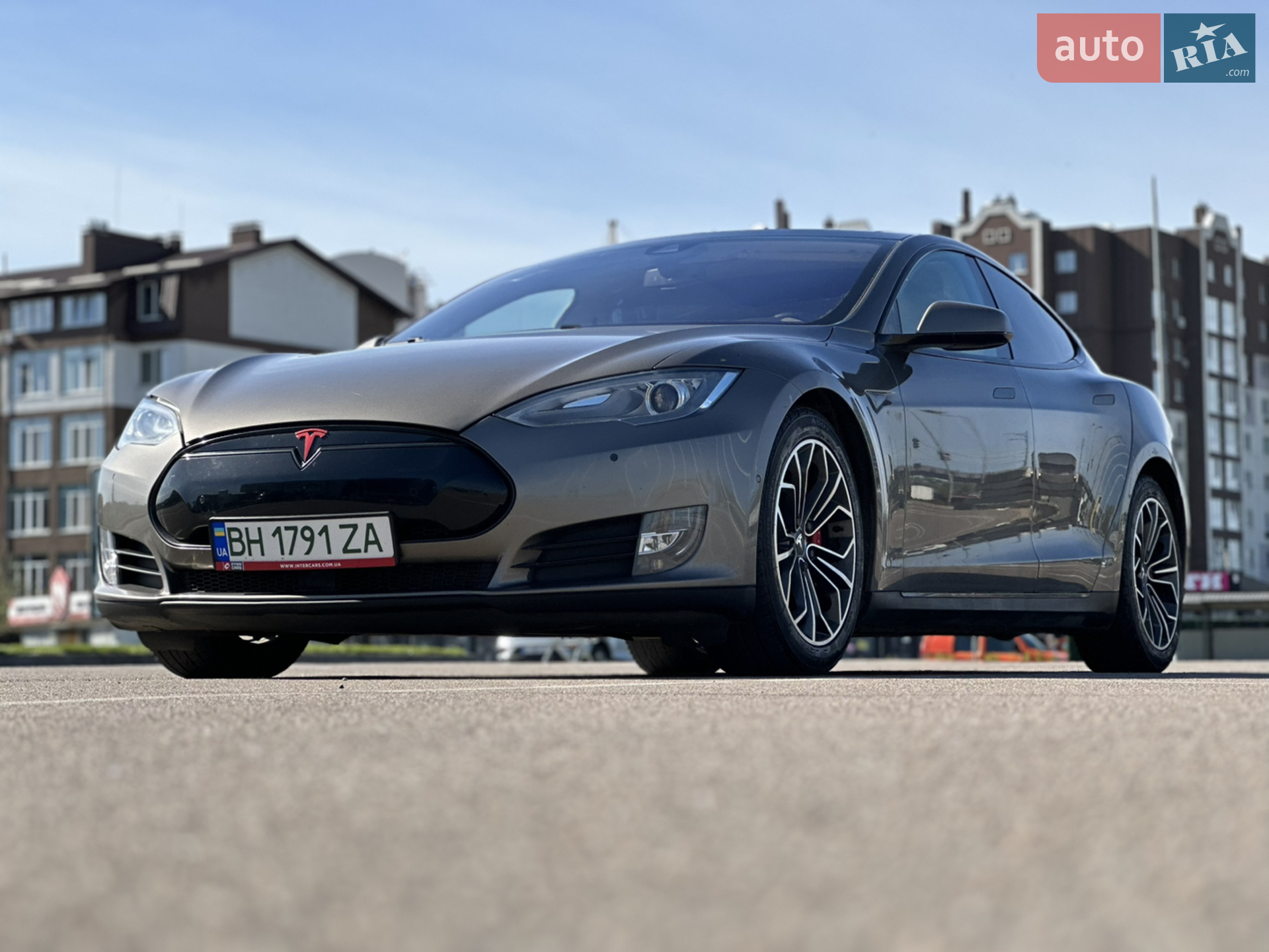 Tesla Model S, 2015