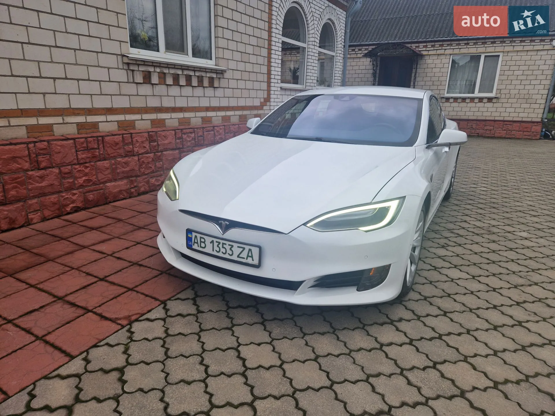 Tesla Model S, 2016