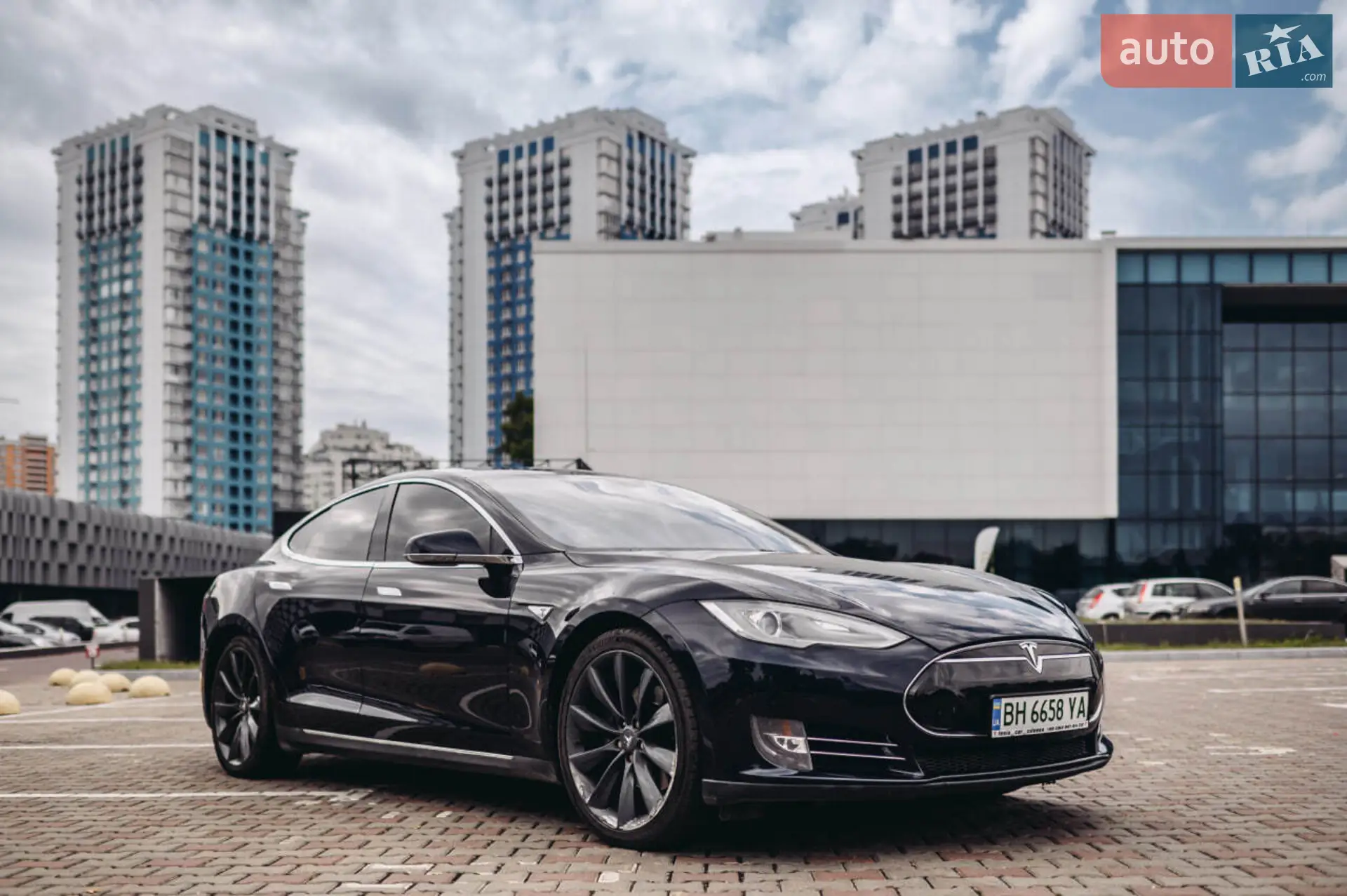 Tesla Model S, 2013