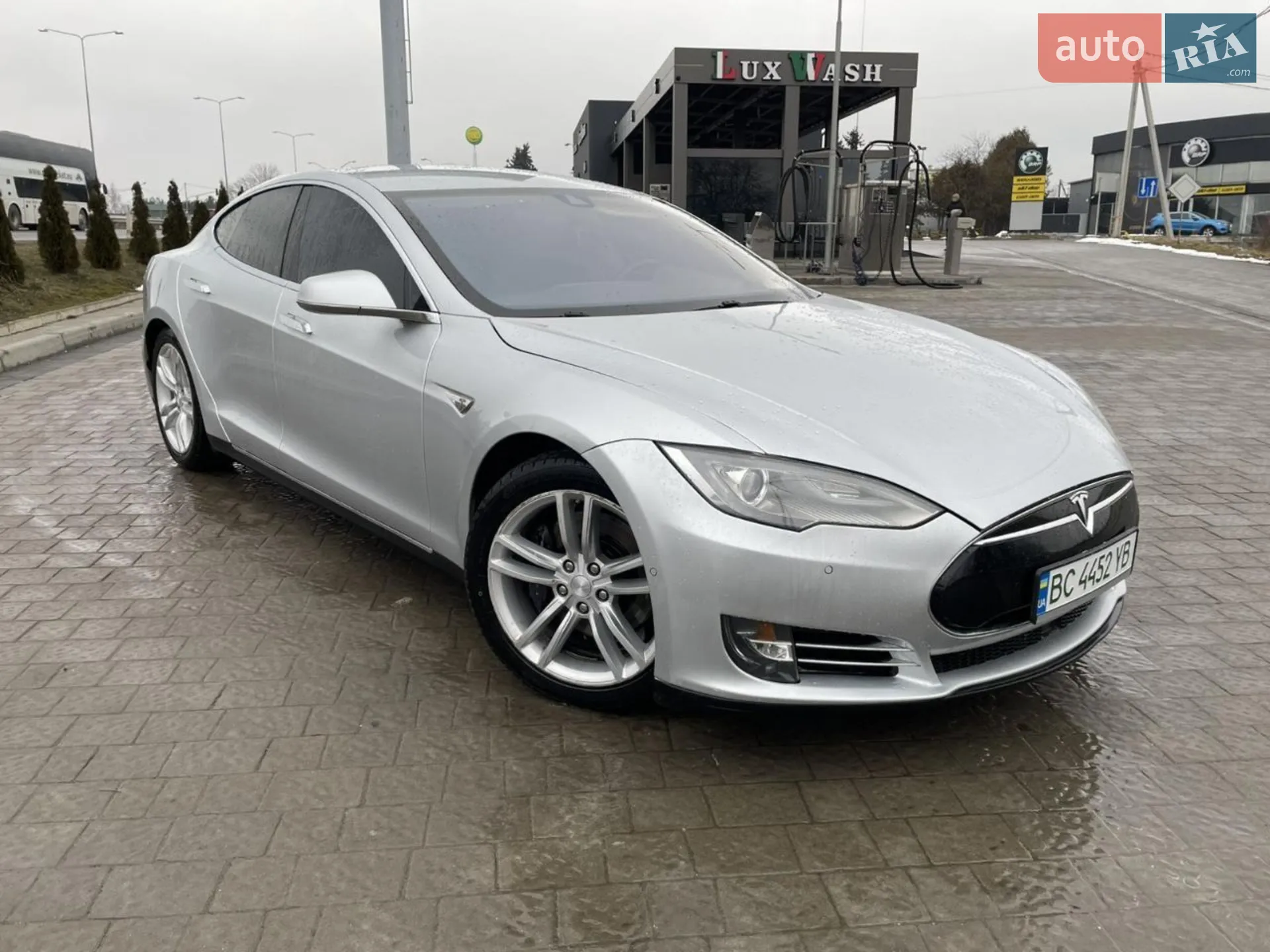 Tesla Model S, 2015