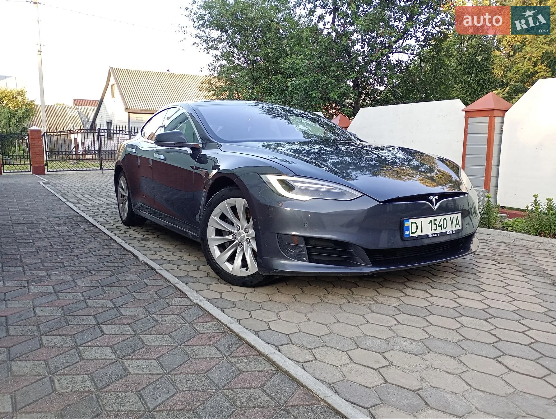Tesla Model S 2016 — 1